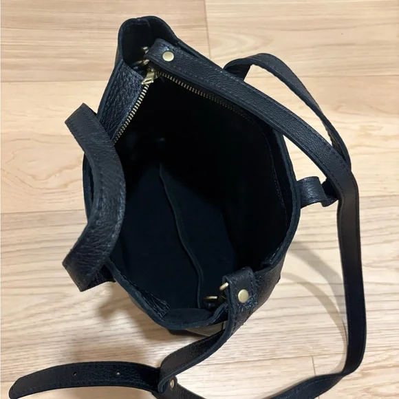 Portland Leather Black Tote Bag - Picture 4 of 4